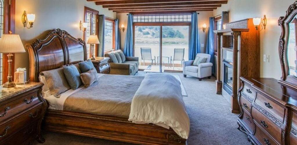 Jenner Inn 部屋 写真