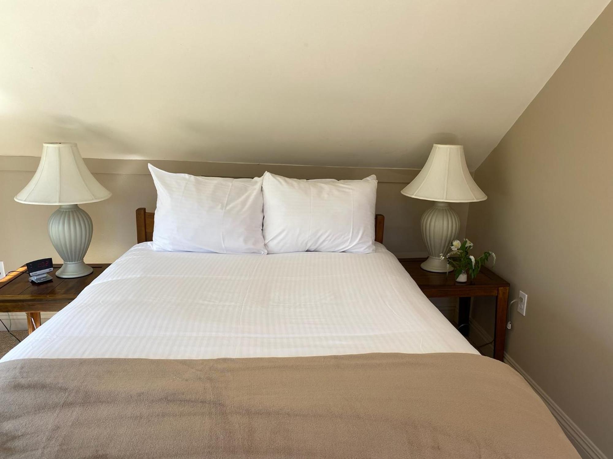 Jenner Inn 部屋 写真