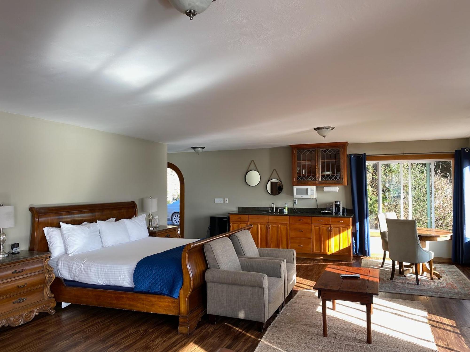 Jenner Inn 部屋 写真