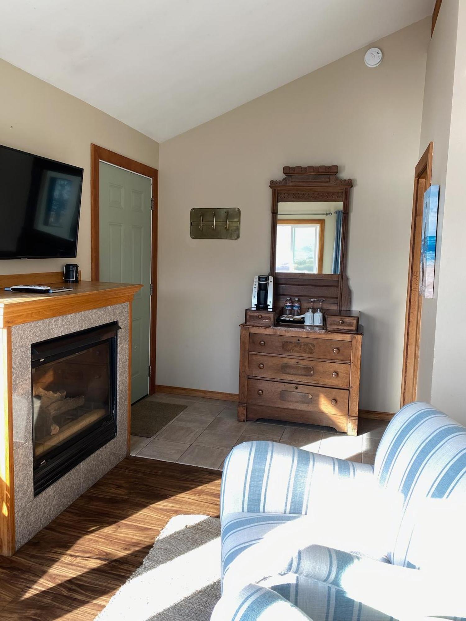 Jenner Inn 部屋 写真