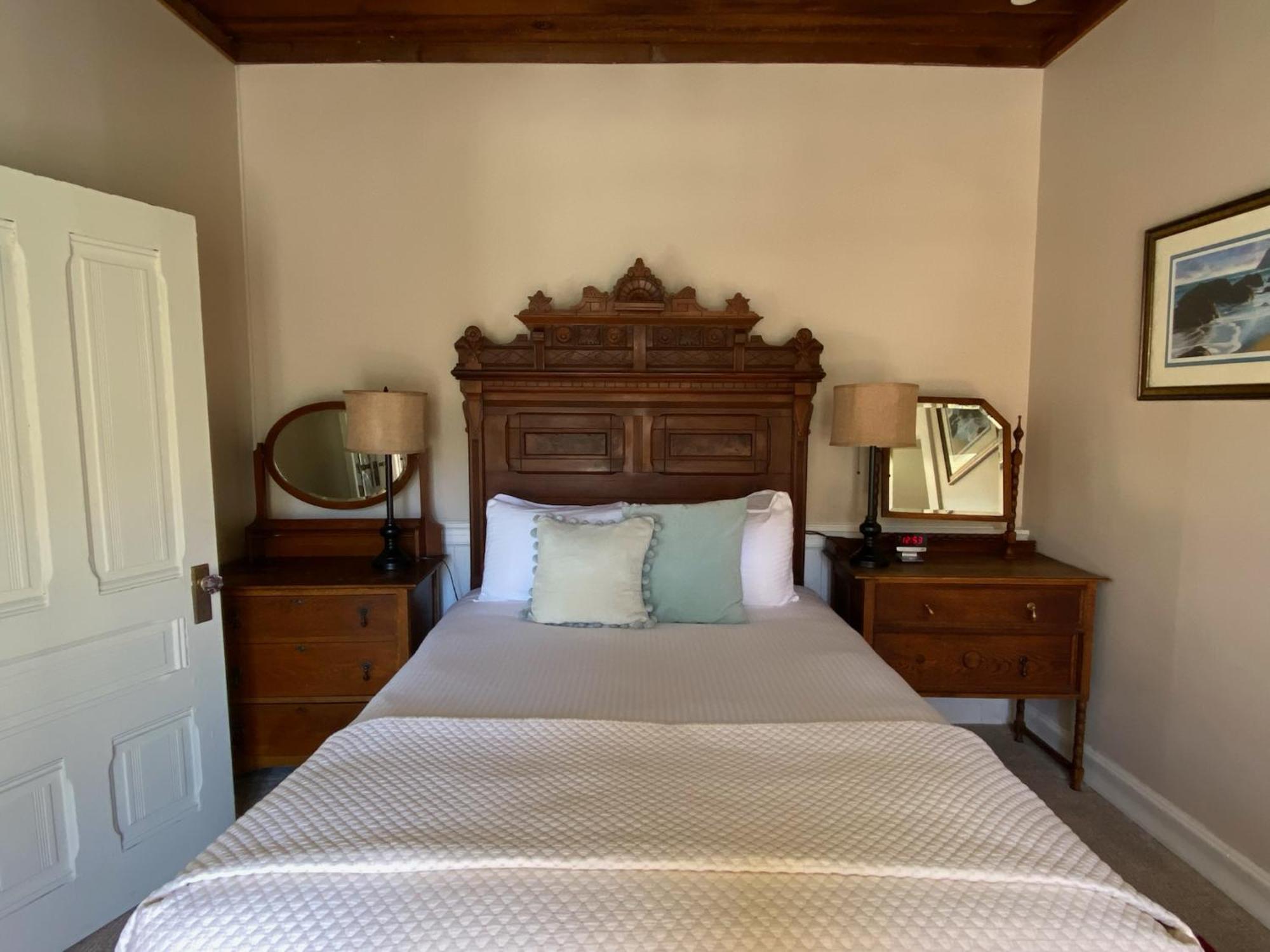Jenner Inn 部屋 写真